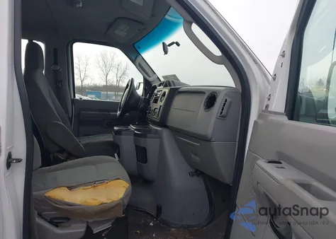 2010 Ford E-350 Super Duty z USA, uszkodzony, nr VIN 1FBSS3BL6ADA52176